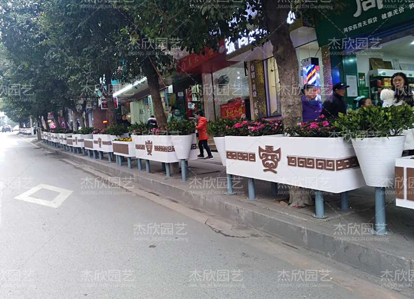 室外花箱道路護(hù)欄，大家一致的選擇！
