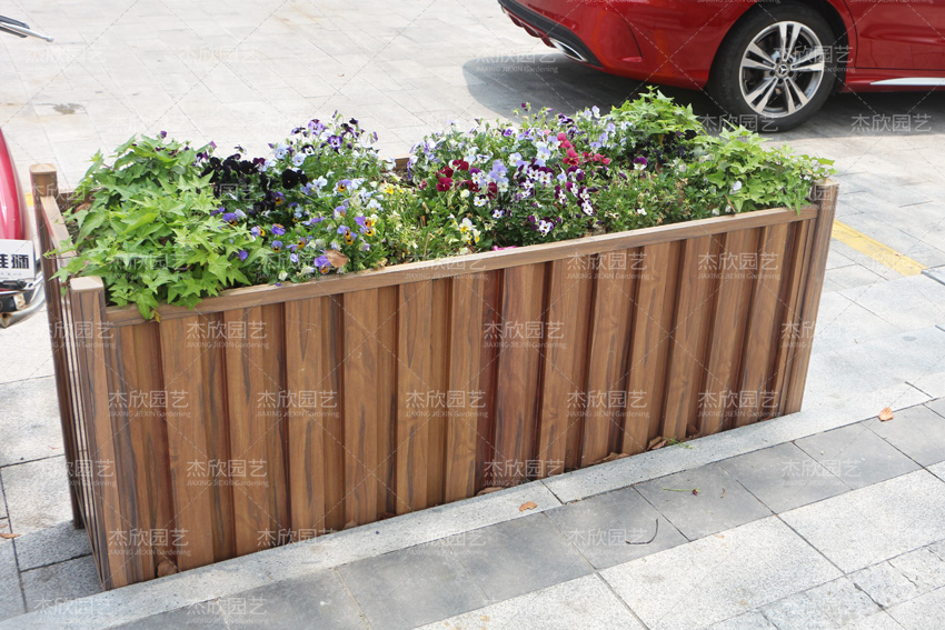 鋁合金花箱和防腐木哪個好？