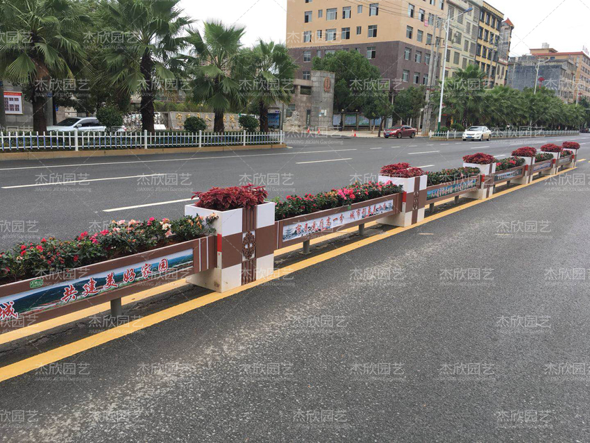 鋁合金花箱護欄有哪些優(yōu)勢特點？