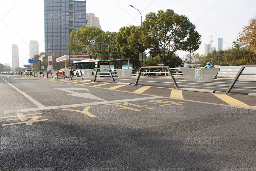 鍍鋅鋼板花箱適合戶外使用嗎？