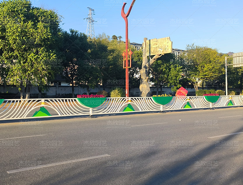 道路中央隔離花箱護(hù)欄江西宜春案例